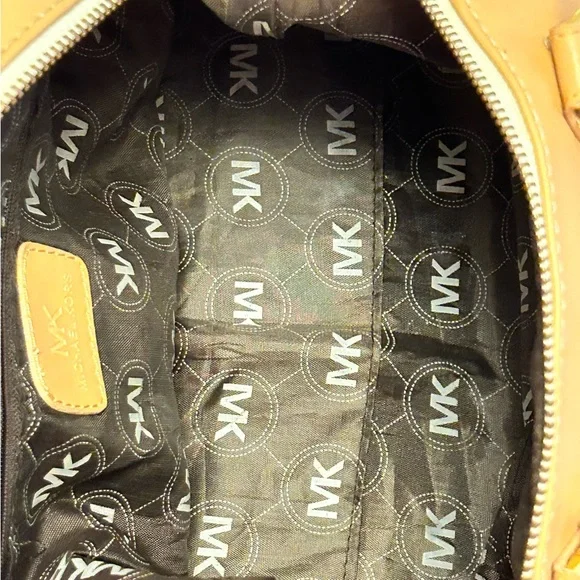 Michael Kors Beige and White Satchel - Picture 7 of 7